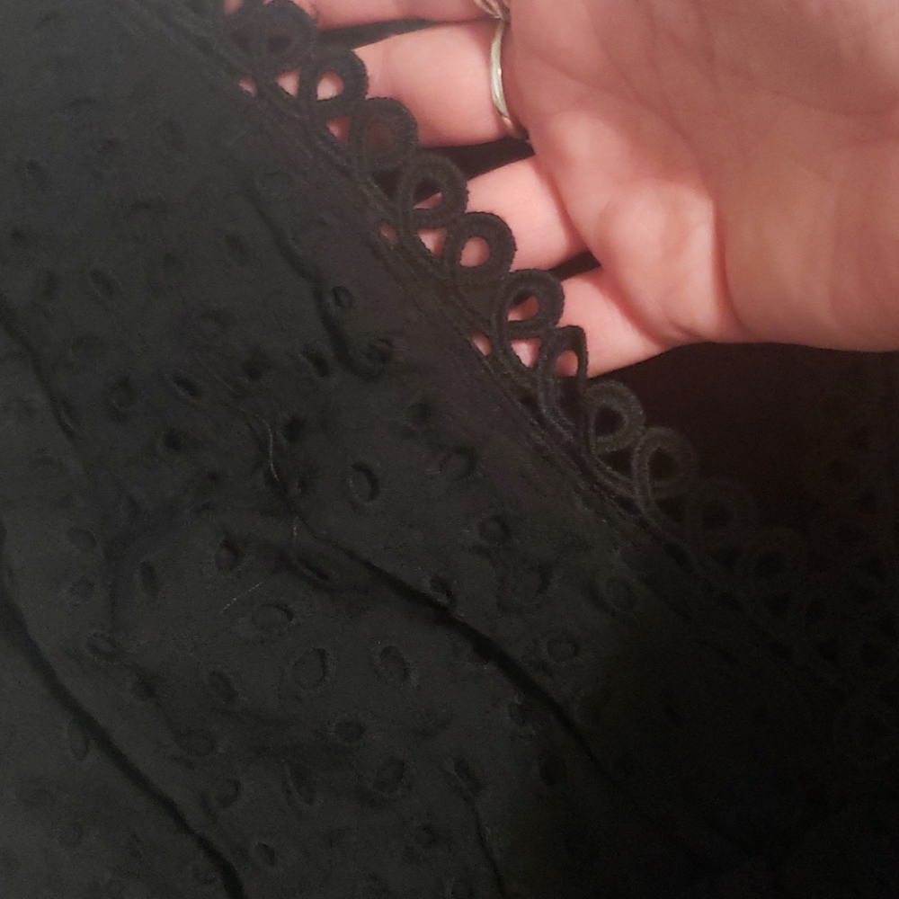 ♥️New boutique Cotton eyelet top - Picture 9 of 11
